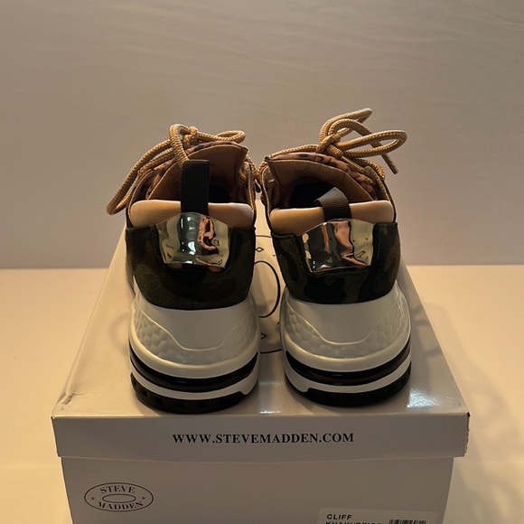 Brand new Steve Madden Cliff womens sneaker size 9.5 - Picture 6 of 6